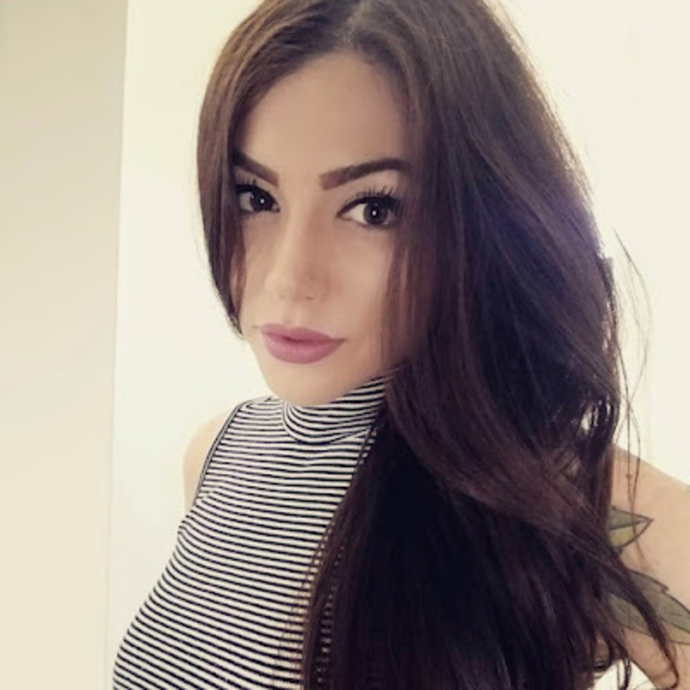Meet your Posher, Danielle